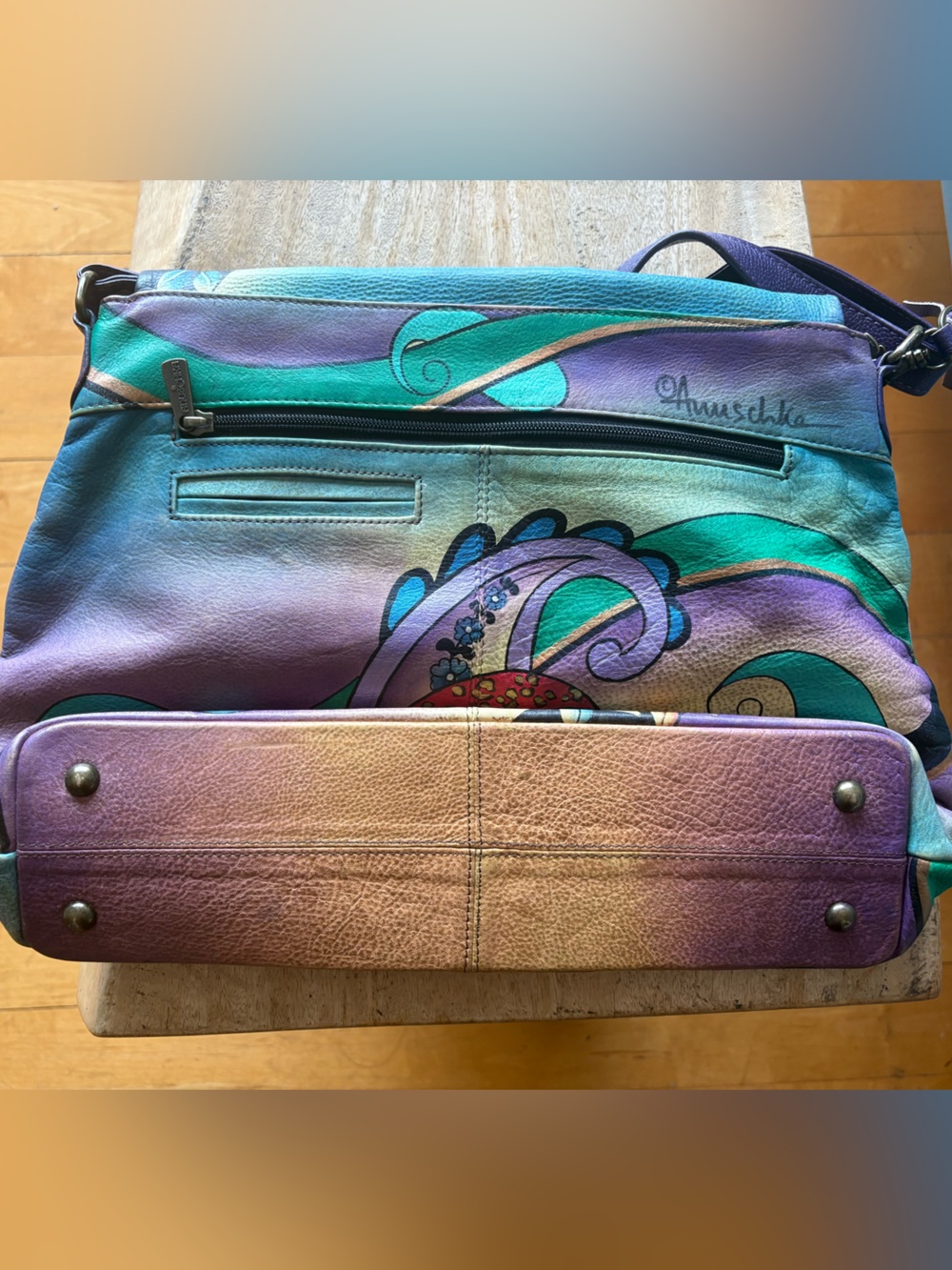 Anuschka hand painted genuine leather bag - Picture 6 of 8